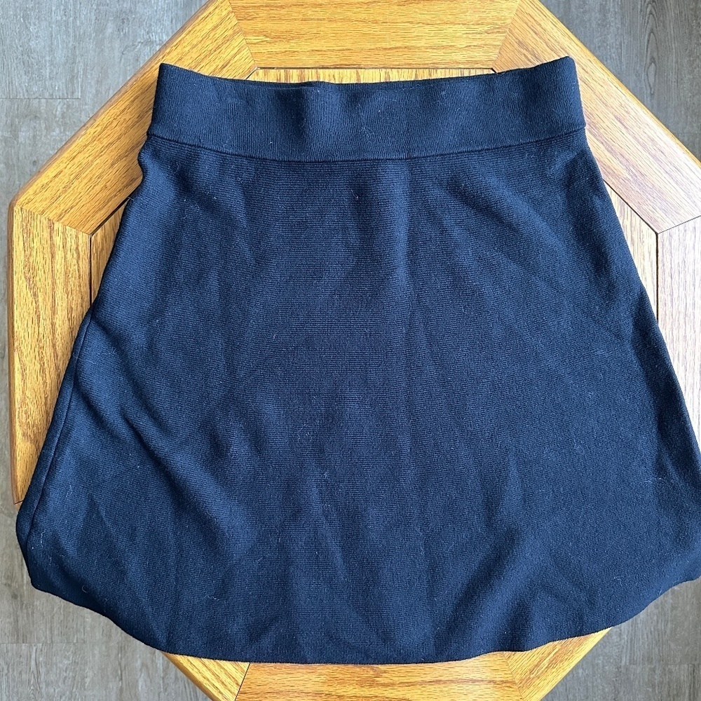 *LOFT* Black Fabric Skater Skirt Size Small NWT